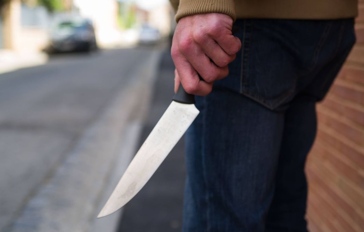 Une nuit de chaos à Cahors : cinq voitures cambriolées et un homme agressé