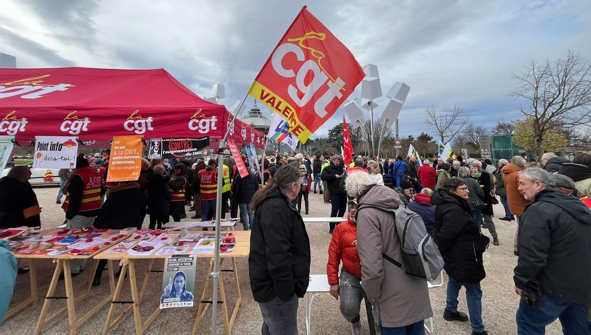 Mobilisation inattendue à Valence : 200 manifestants pour un budget contesté