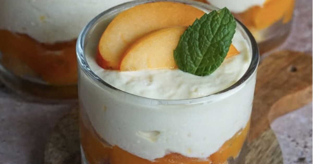 Un tiramisu léger aux abricots et miel : la douceur de l’été dans une verrine