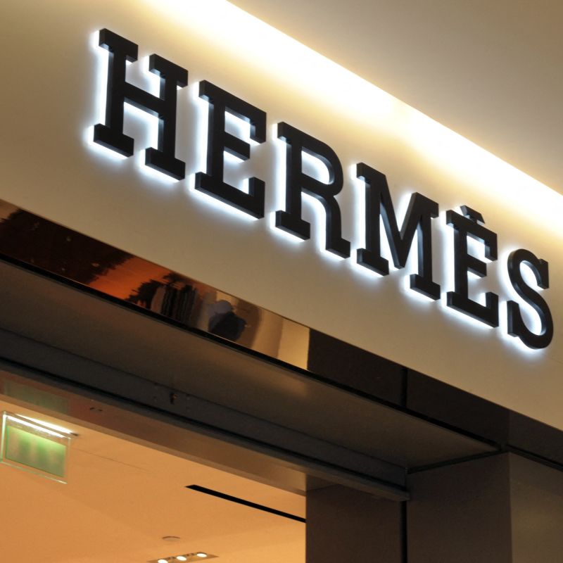 Un héritier d'Hermès monte au créneau contre LVMH et Bernard Arnault