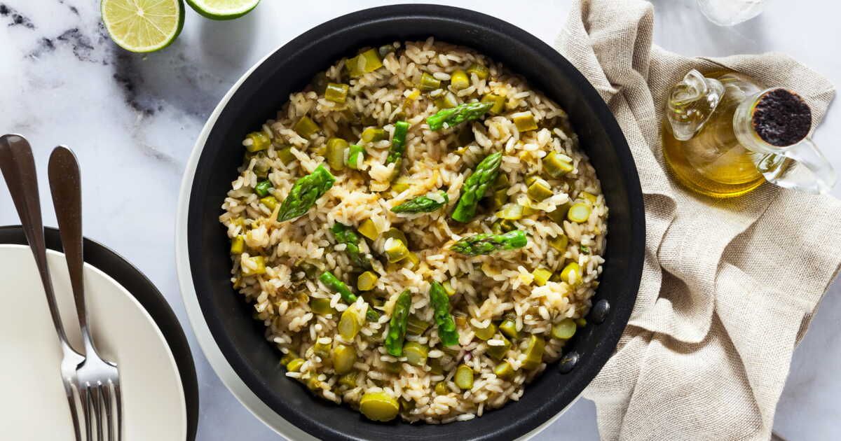 Les secrets d'un risotto crémeux : petits pois et chorizo à l'honneur