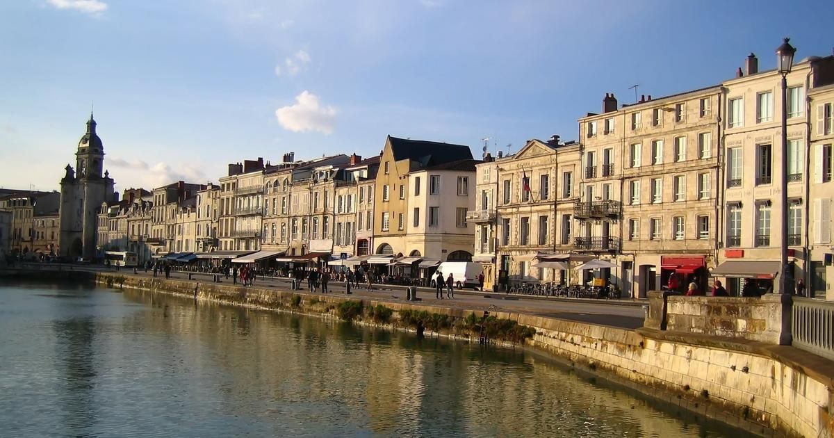 Un incident troublant à La Rochelle : un homme armé d'une arbalète interpellé