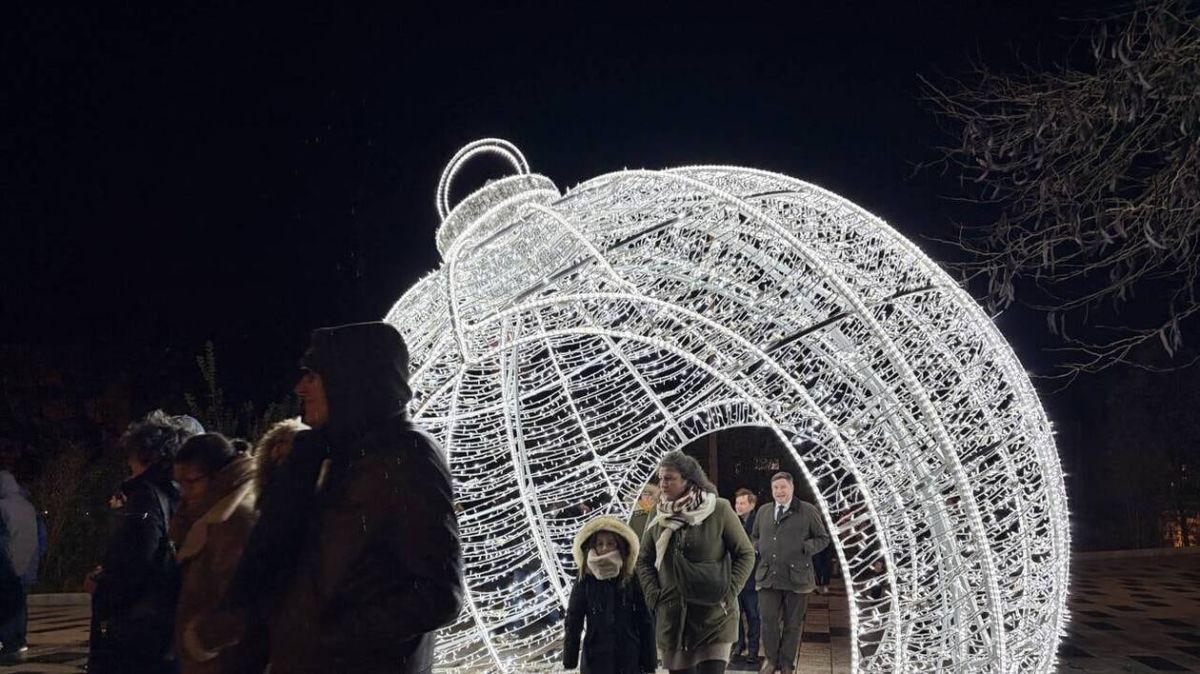 Alençon s’illumine pour Noël : un parcours féérique de 120 000 leds