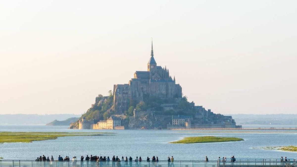 Alerte sur la situation budgétaire du Mont-Saint-Michel : un sénateur tire la sonnette d'alarme