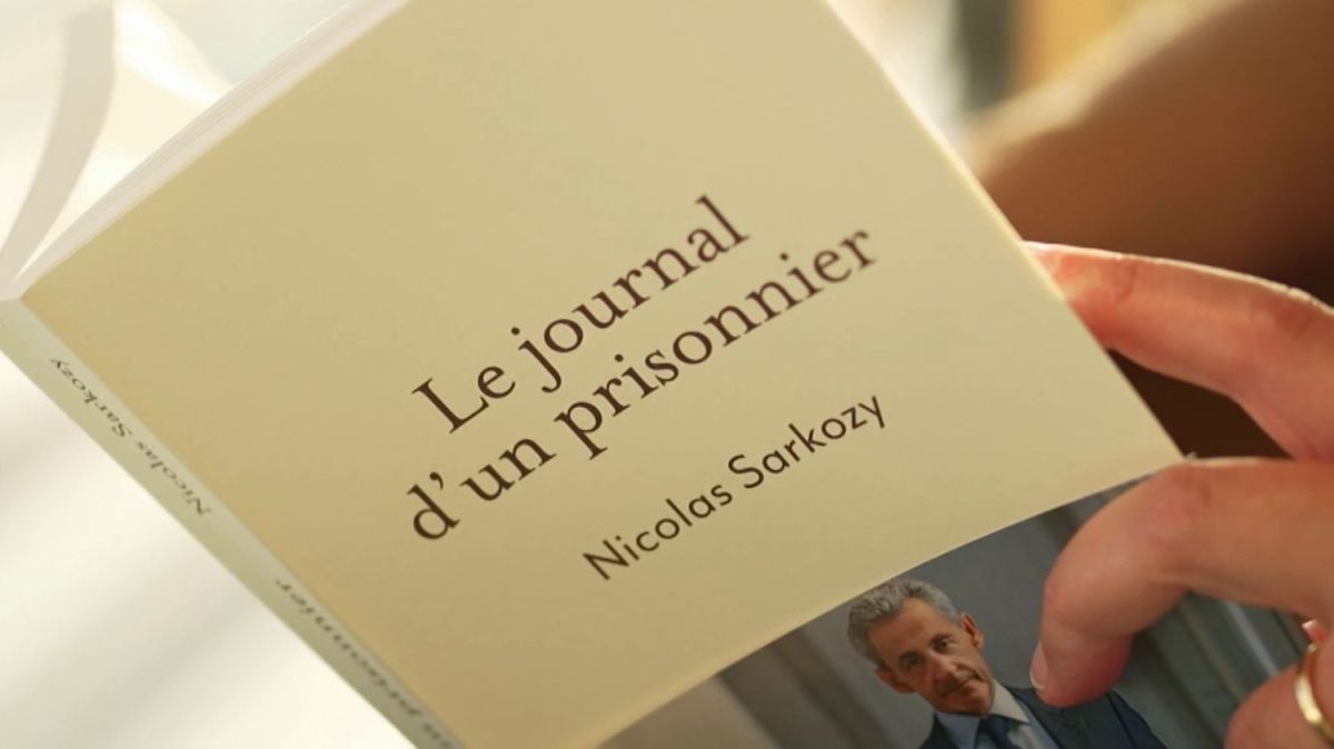 Nicolas Sarkozy dévoile son incarcération dans 'Le journal d'un prisonnier'