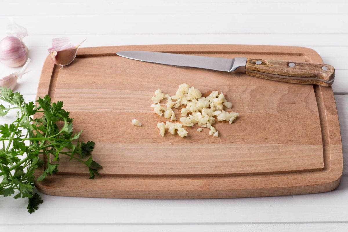 Découvrez le secret des chefs pour entretenir votre planche à découper