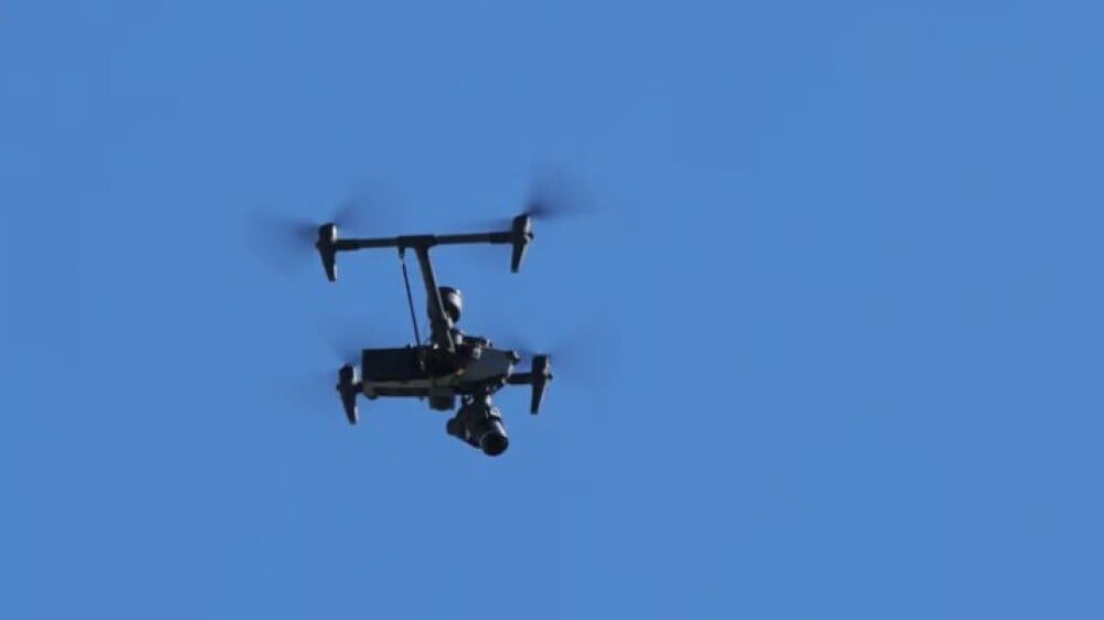 Drones survolent une base militaire en France : une alerte qui fait trembler