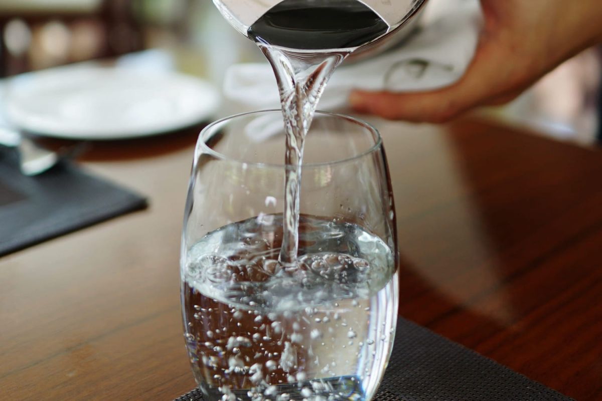 L'eau du robinet : un droit d'accès gratuit dans les restaurants