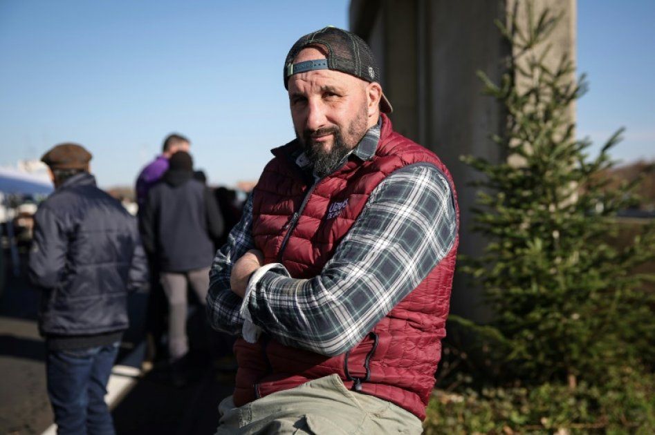 Agriculteurs en résistance : un siège sur l'A64 contre l'abattage des bovins