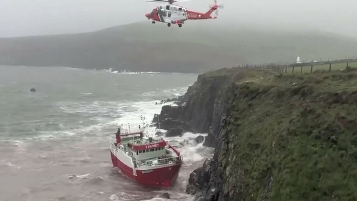 Un sauvetage héroïque en mer: l'équipage d'un chalutier français évacué en urgence
