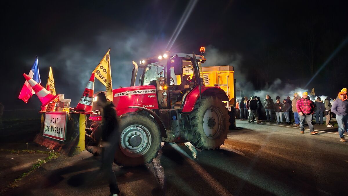 La colère des éleveurs face à la dermatose bovine : l'A63 paralysée