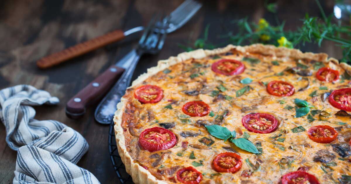 Savourez l'été avec cette quiche méditerranéenne pleine de fraîcheur