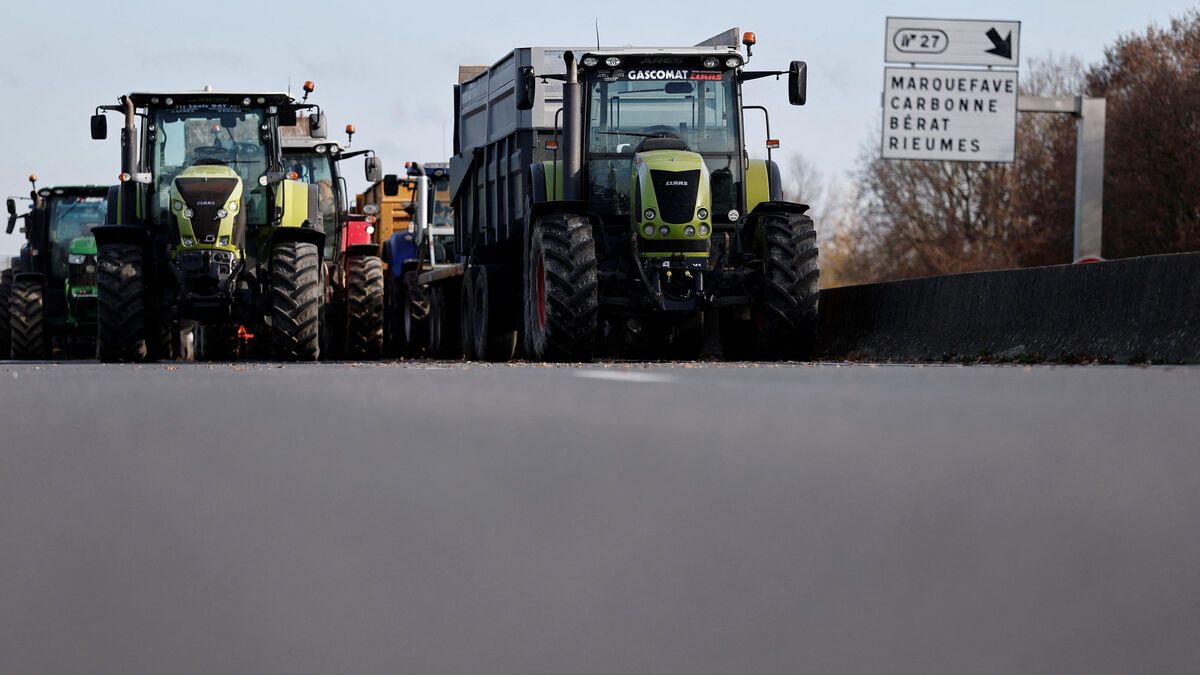 Les agriculteurs bloquent les routes, Noël en péril dans le Sud-Ouest