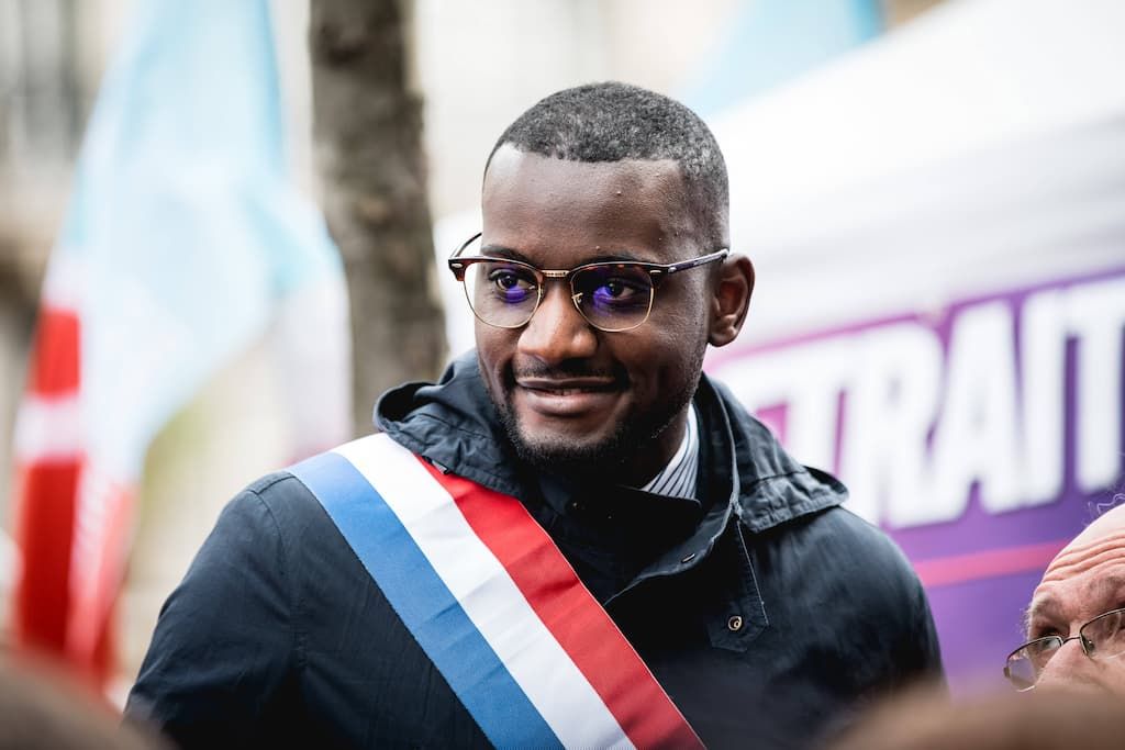 Propos misogynes de Carlos Bilongo : une polémique qui agite le débat public