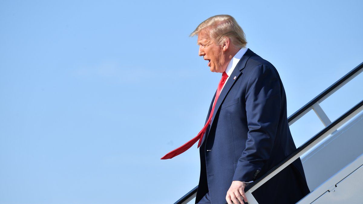 Trump demande des comptes sur Epstein : un coup de bluff politique ?