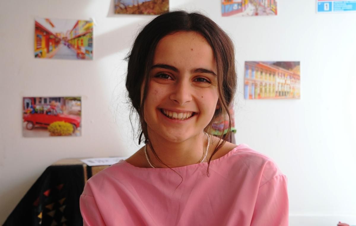 Anasthasia, le papillon qui s'élève contre le système éducatif