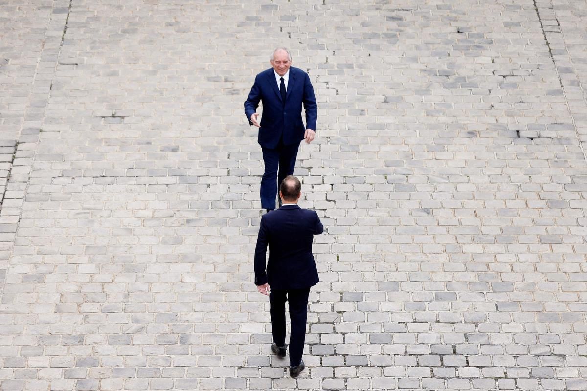 2025 : une année politique mouvementée entre tensions et défis en France