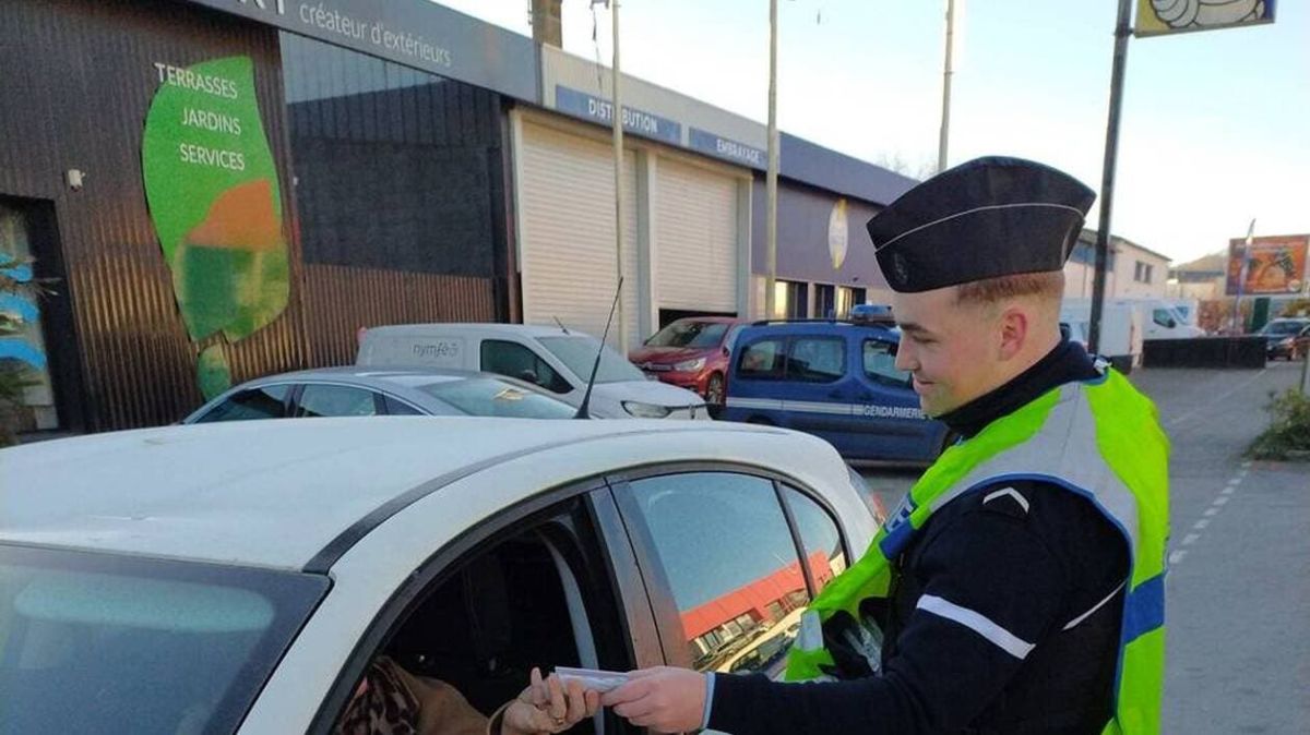 Sécurité routière : les gendarmes de Dinan sensibilisent avant le Nouvel An