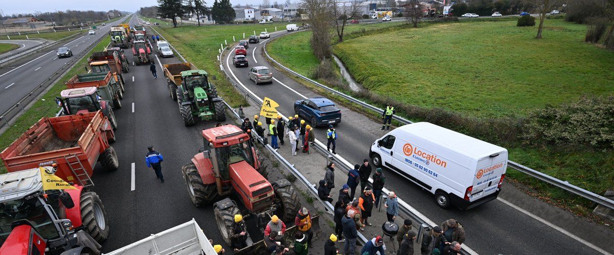 Les agriculteurs en colère : blocages persistants dans le Sud-Ouest