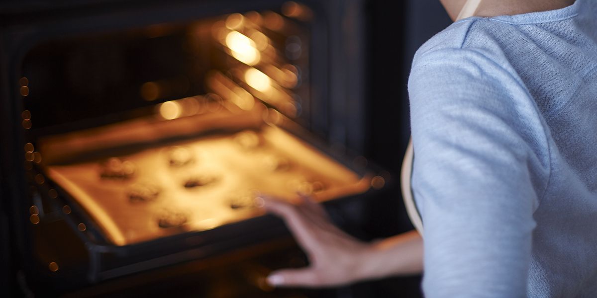 Les secrets pour un nettoyage impeccable de votre lèchefrite