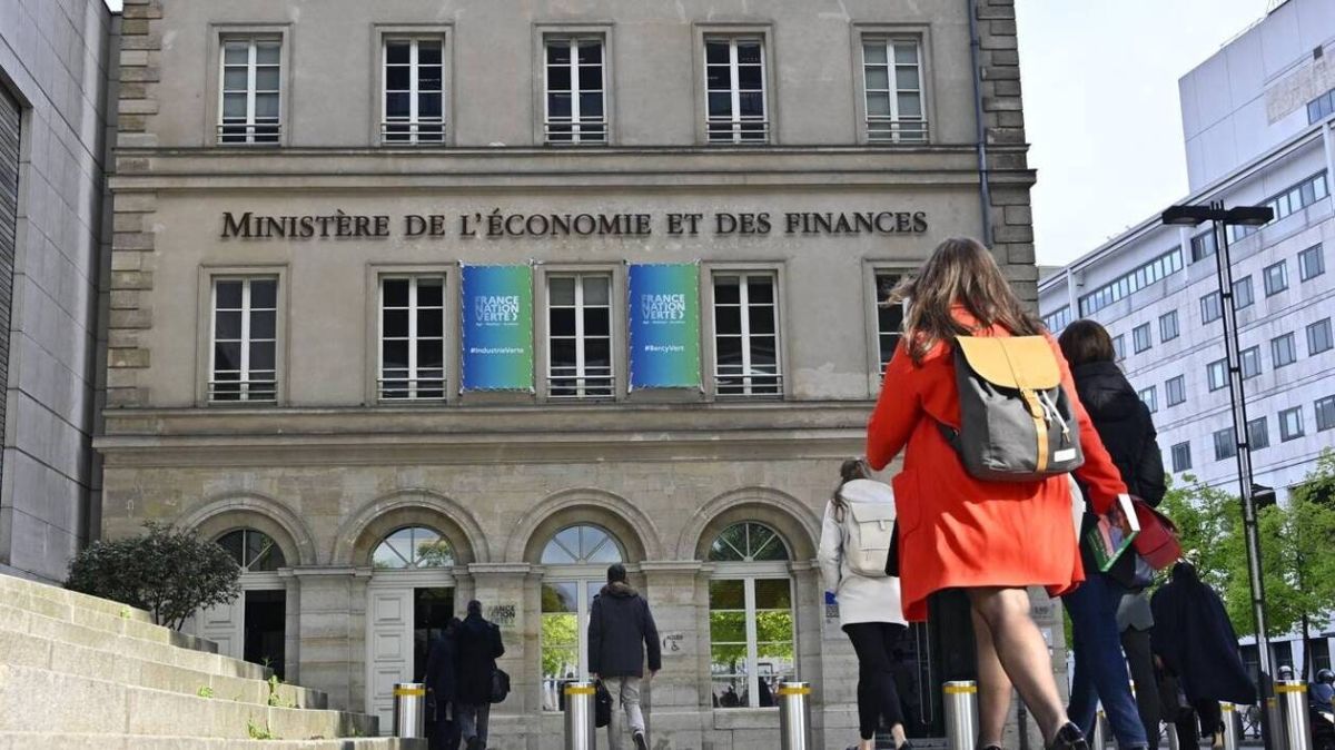 Les ministères à la traîne : où en est la parité dans les cabinets ?