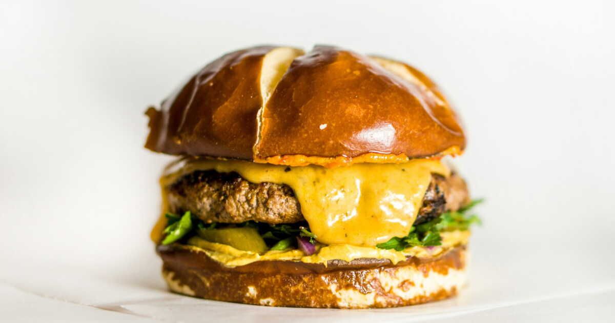 Le flying dutchman : le burger tendance qui fait fureur sur TikTok