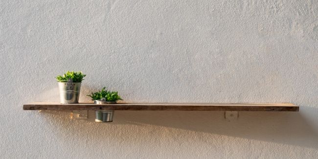 Fabriquez et installez des étagères murales fonctionnelles