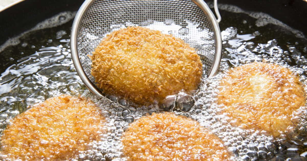 la méthode infaillible d'un chef pour tester la chaleur de l'huile