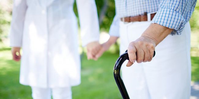 Naviguer dans l'univers de l'assurance dépendance : sans franchise ni délais