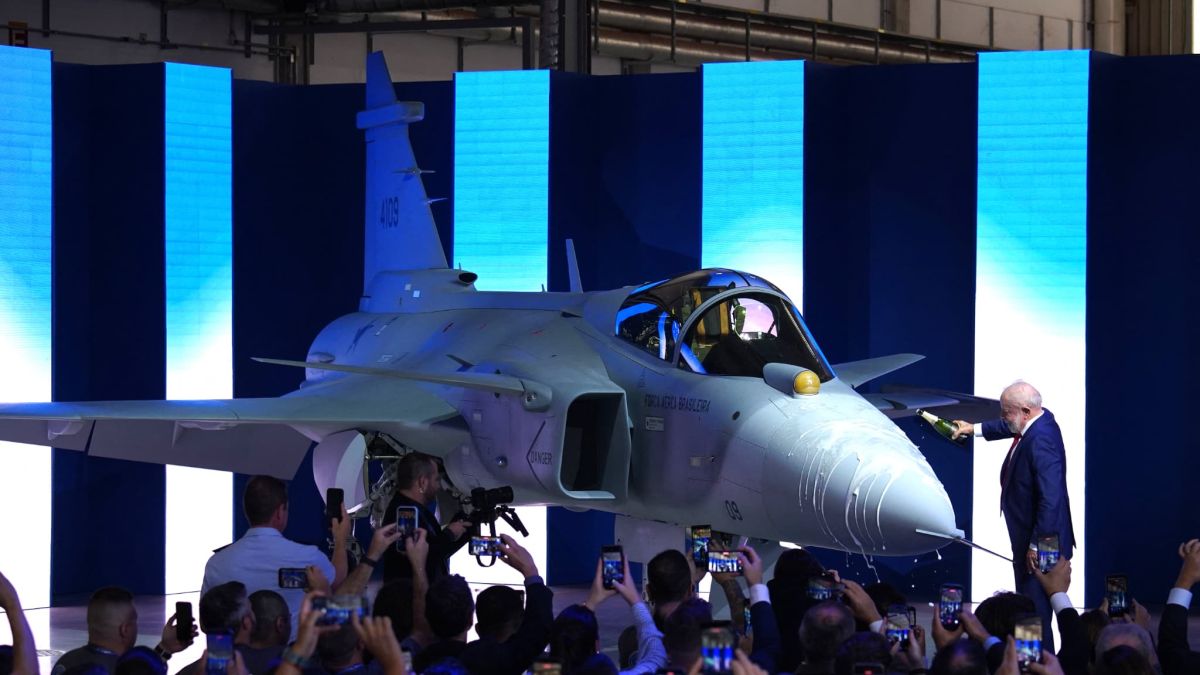 Lula présente le premier F-39E Gripen brésilien : une avancée majeure pour l'aviation locale