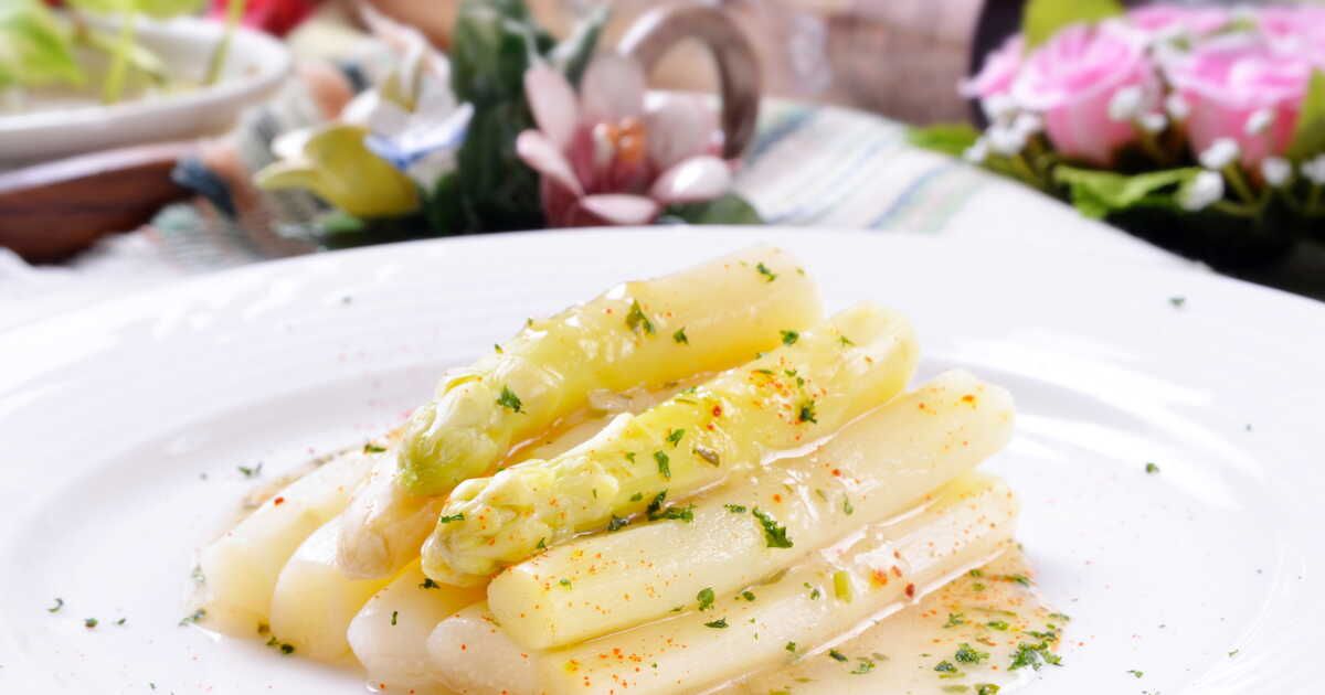 La recette des asperges à la vigneronne de Laurent Mariotte : un délice printanier à ne pas manquer