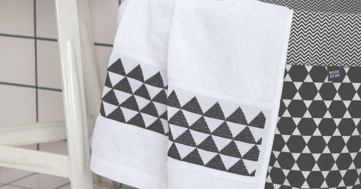 Transformez vos serviettes avec une frise géométrique à broder