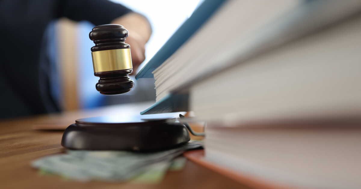 Le délai pour qu'un huissier réclame une dette : ce qu'il faut savoir