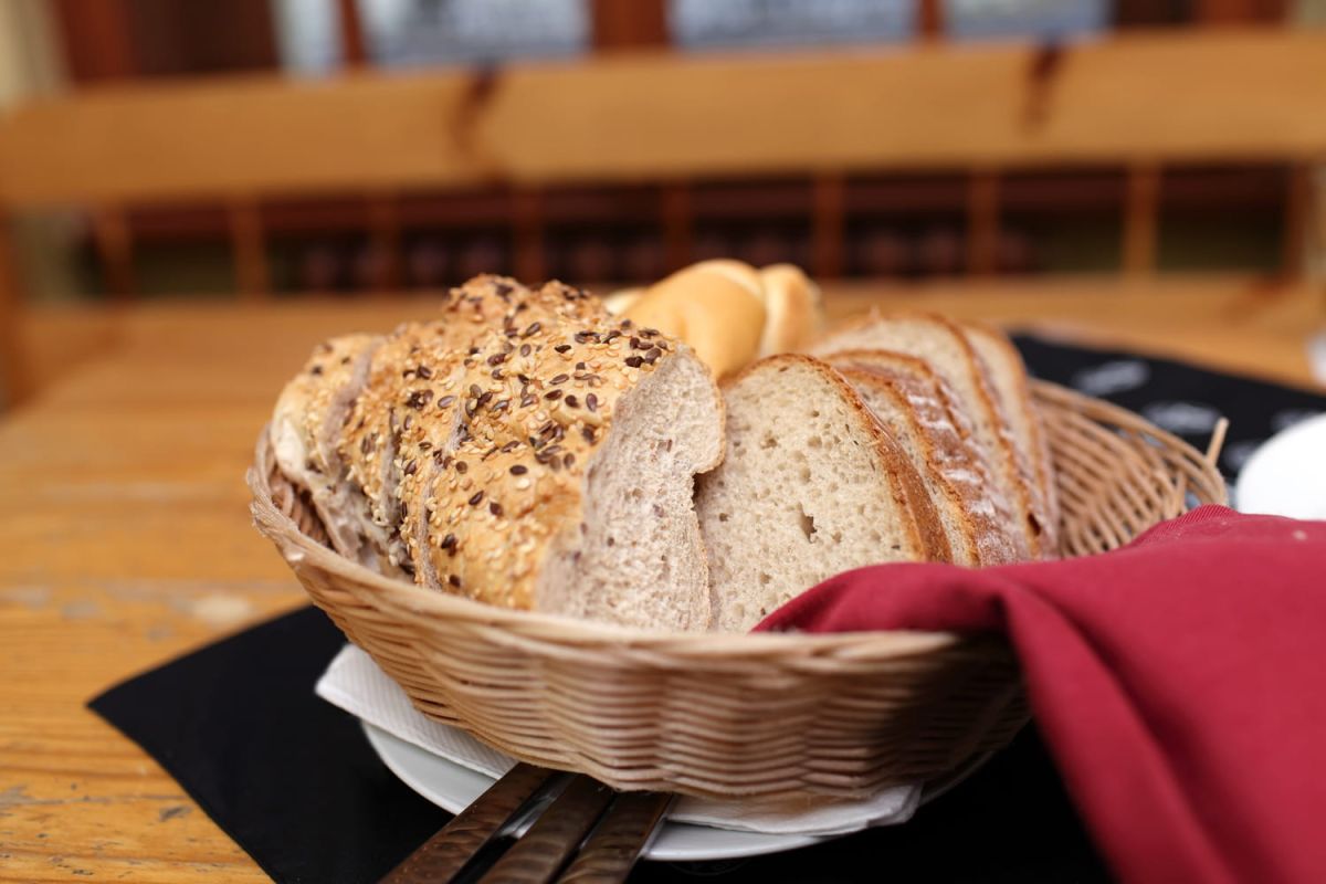 La véritable raison du pain servi en restaurant