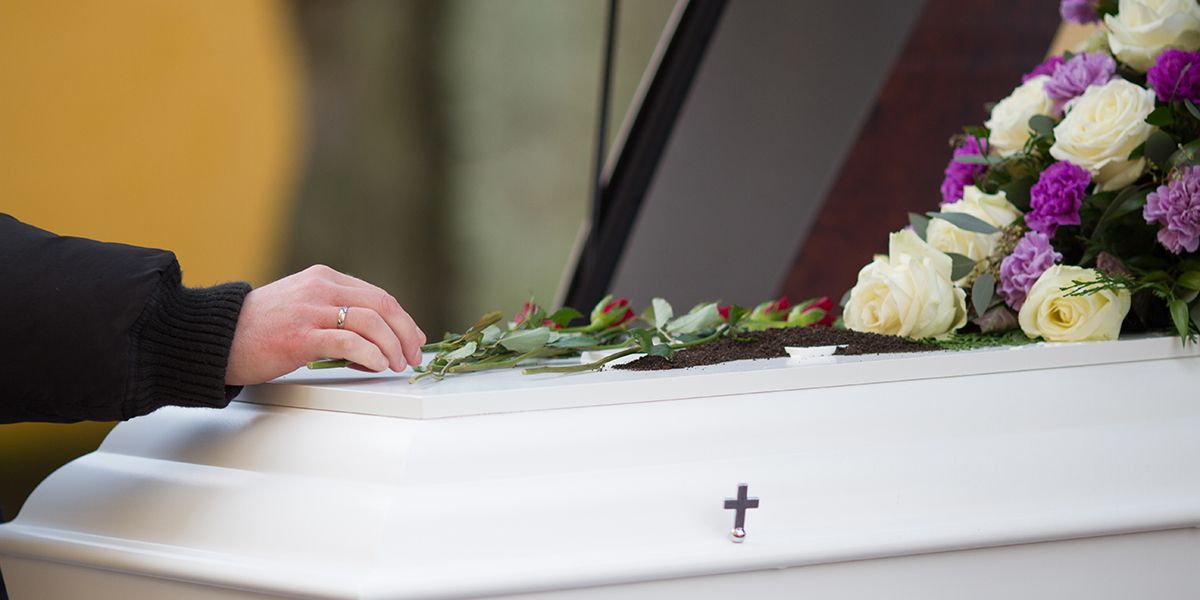 Obsèques : quelle différence de prix entre une crémation et un enterrement ?
