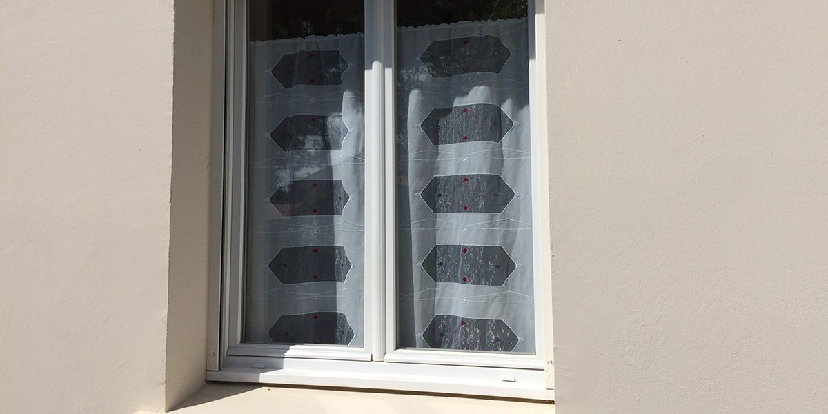 Choisir entre fenêtres double et triple vitrage : un guide essentiel