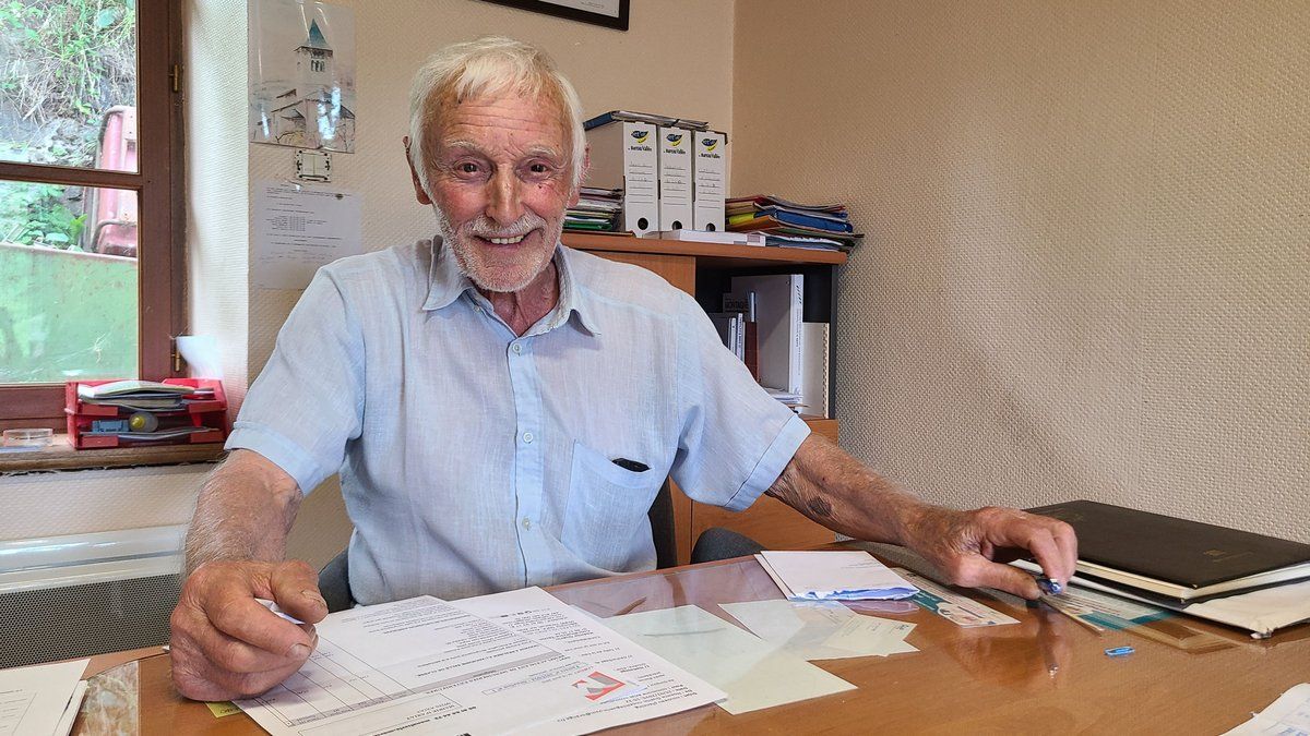 Maurice Sicre, le maire octogénaire qui bat des records de longévité à Axiat