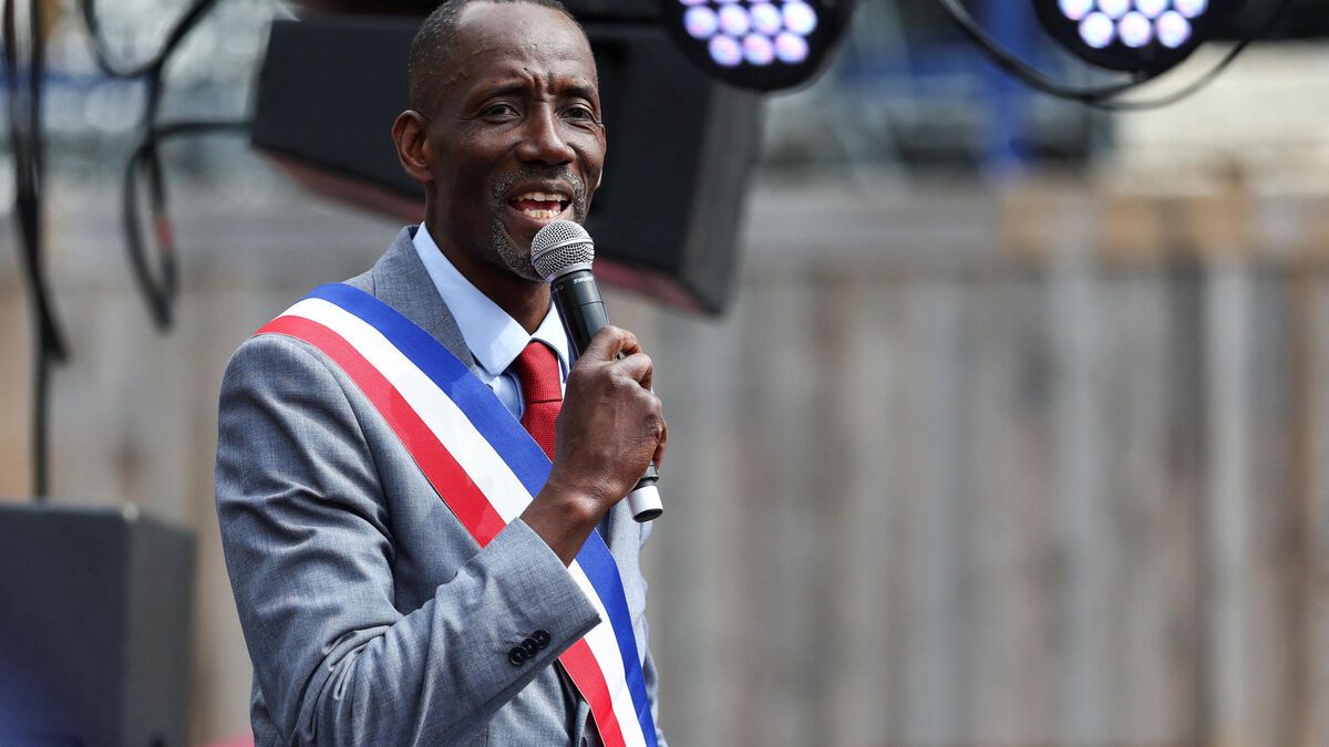 Des tags racistes ciblent le maire de Saint-Denis : une mairie porte plainte