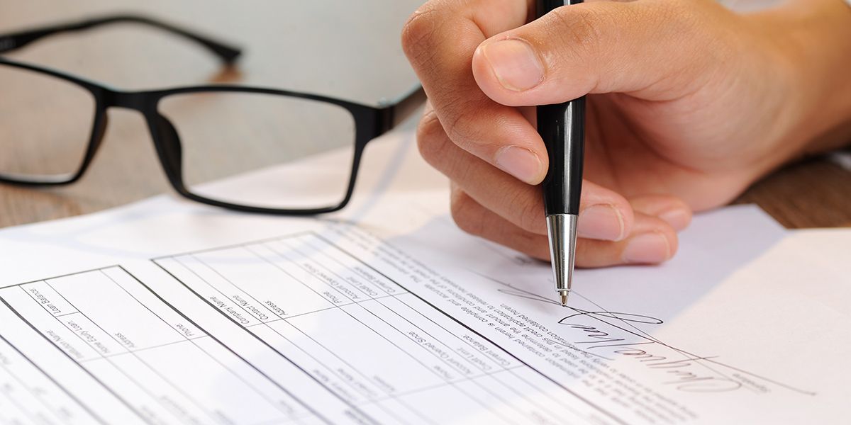 Peut-on conserver le nom de son ex après un divorce ? Les règles à connaître