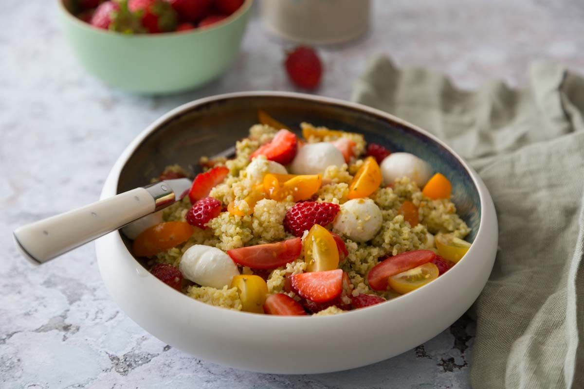 Salade de boulgour à la mozzarella et fraises
