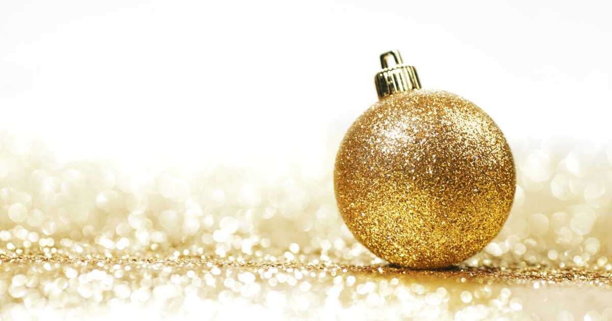 L'élégance des fêtes : une décoration de Noël en or et argent