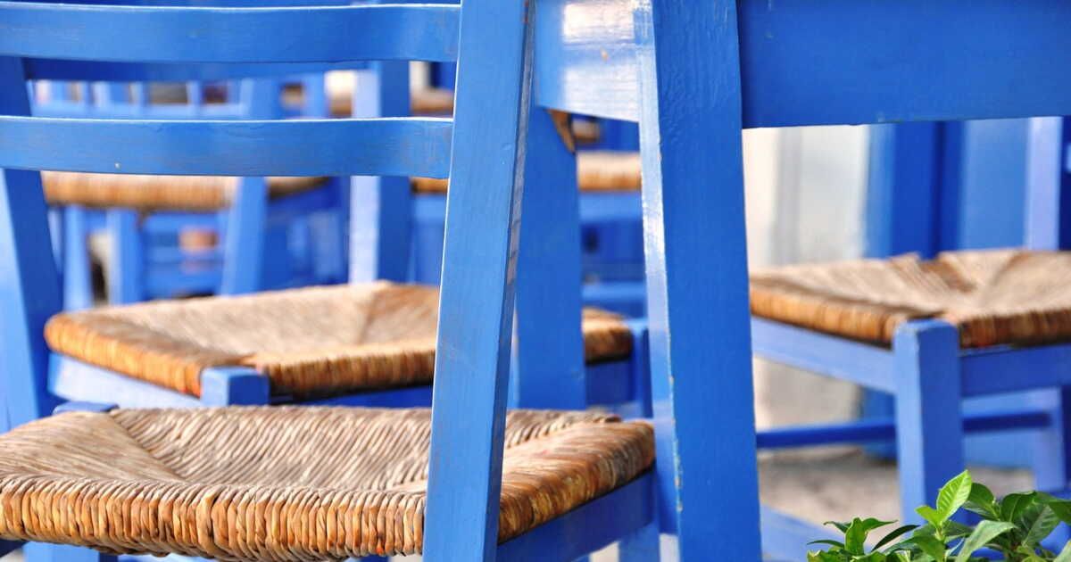 Transformez vos meubles en bois avec ces astuces de peinture