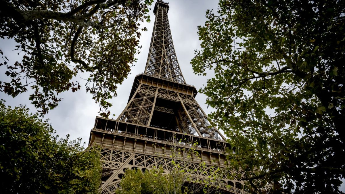 Un escalier mythique de la Tour Eiffel vendu à prix d'or