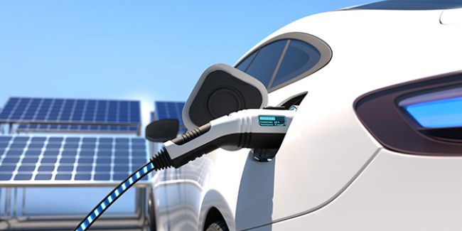 Borne de recharge et panneaux solaires : une alliance écoresponsable