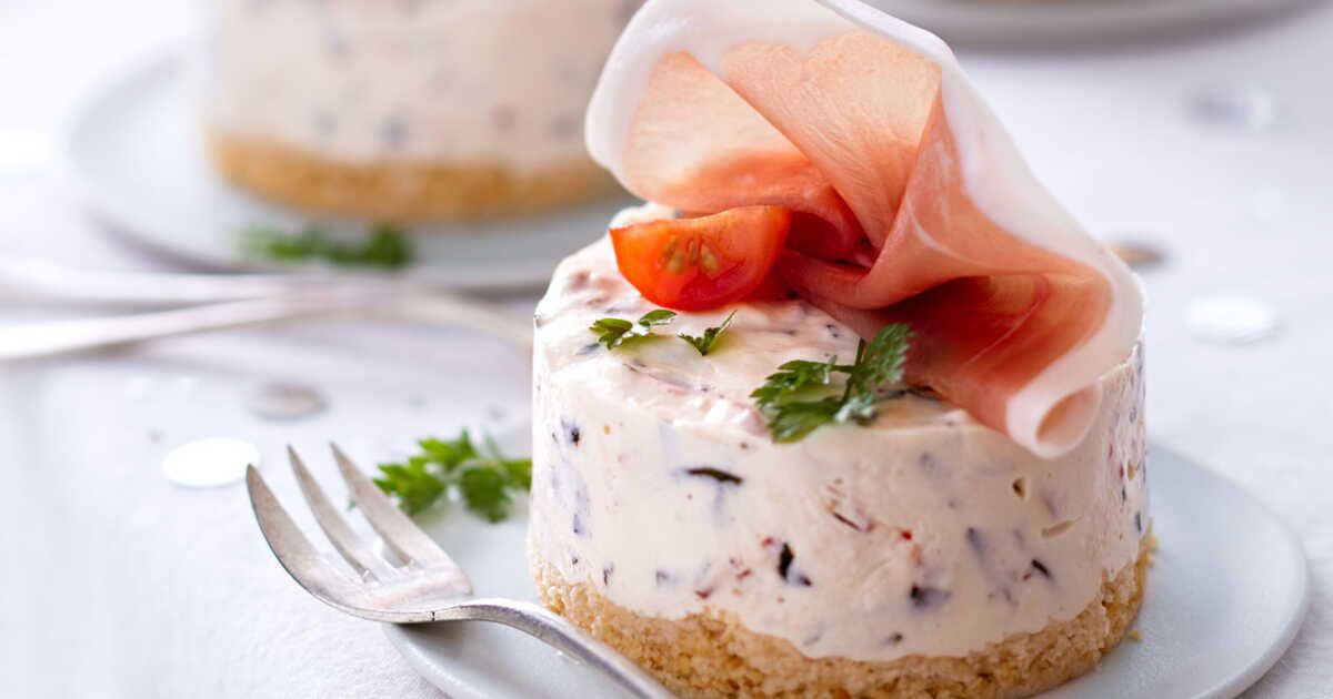 Une douceur salée : cheesecake aux herbes et jambon cru