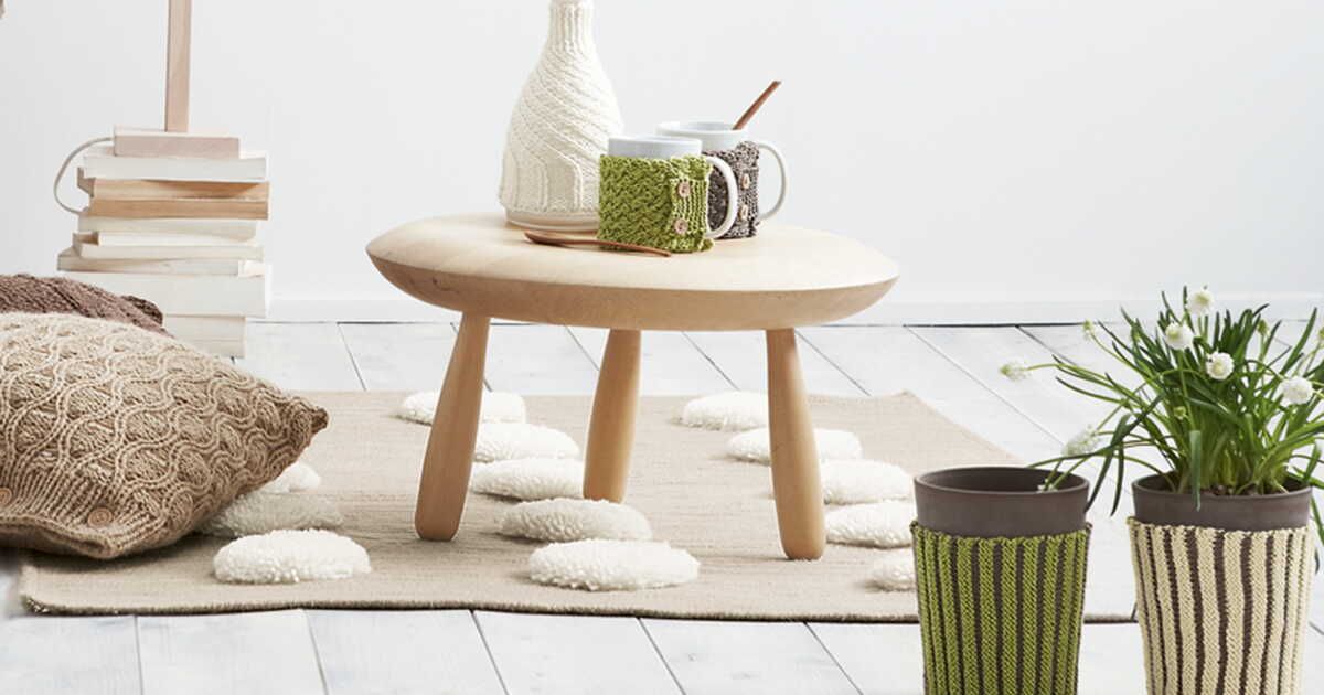 L'art du tricot revisité : des cache-pots bicolores à adopter