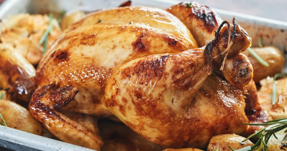 Un festin dominical : volaille rôti aux pommes et groseilles