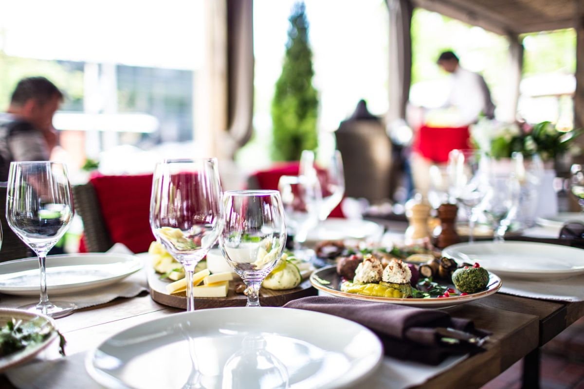 Comment déjouer les pièges à touristes dans les restaurants