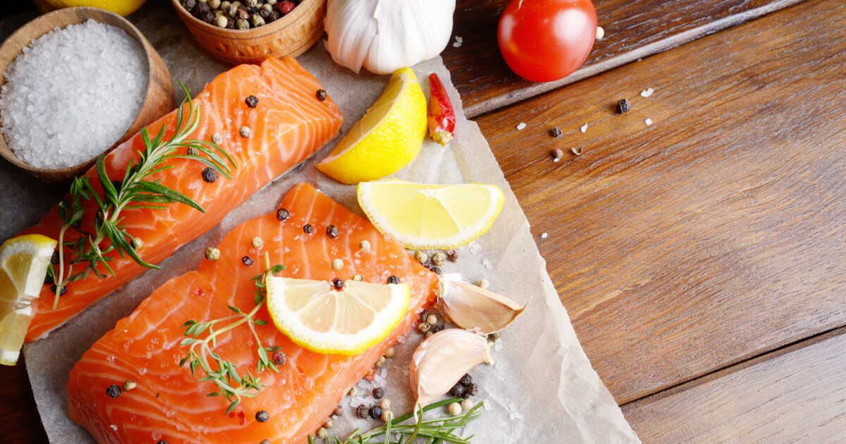 Truite fumée vs saumon fumé : les secrets de ces poissons de fête