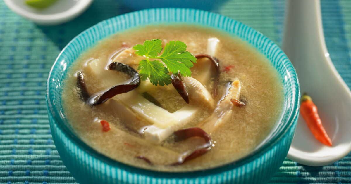 Potage au poulet et aux champignons